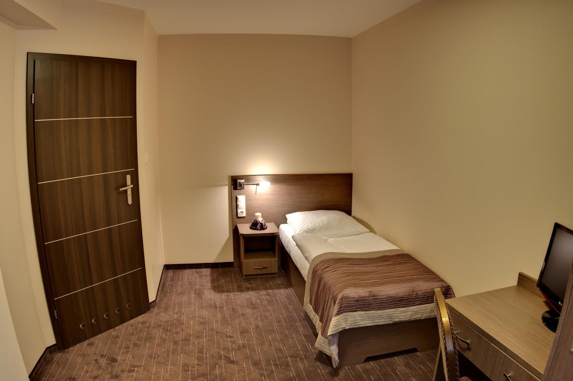 Single Room,1498525444:JPEG