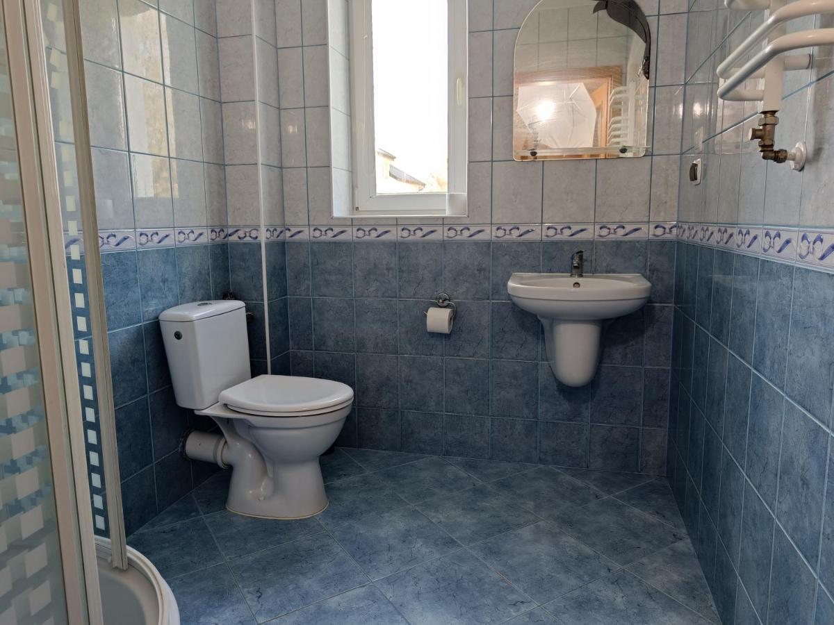 Triple Room with View,1674000899:JPEG