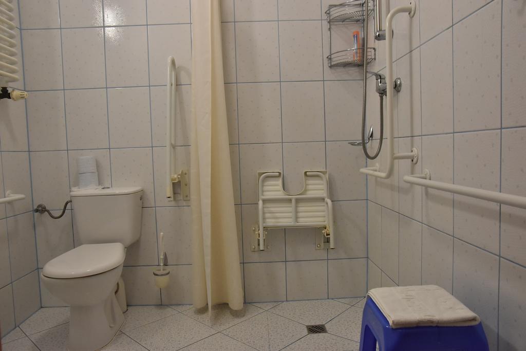Pokój z 2 łóżkami pojedynczymi i balkonem
