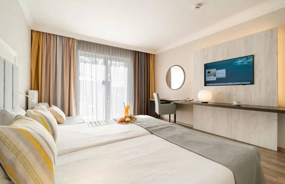 Hotel Trzy Wyspy-1
