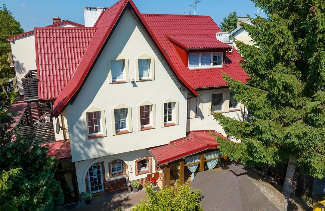 Dworek Familijny-1